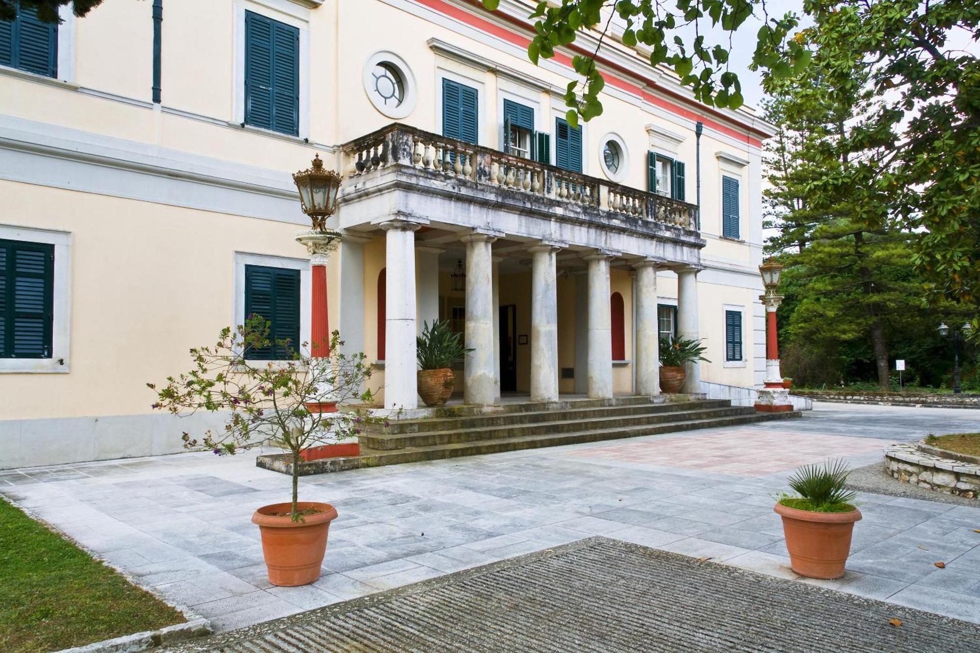 Ikos Odisia * Corfu (city)